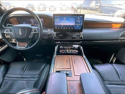 Used 2024 Lincoln Navigator Black Label AWD/4WD image 7