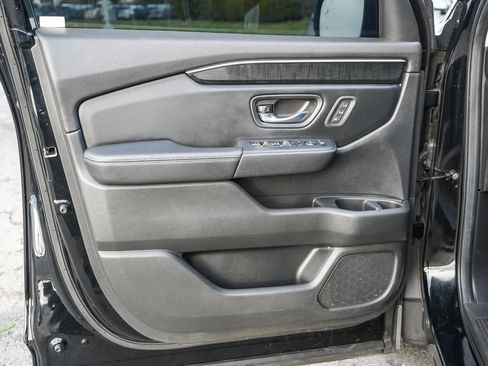 Used 2025 Honda Pilot Elite image 21