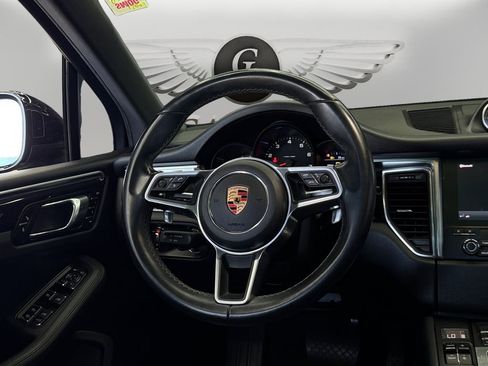 Used 2018 Porsche Macan Sport Edition AWD/4WD image 12