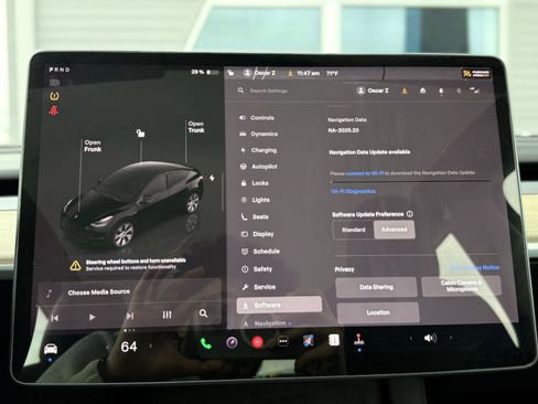 Used 2022 Tesla Model Y Long Range image 56