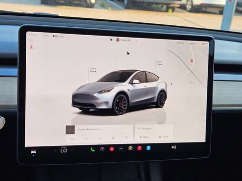 Used 2022 Tesla Model Y Performance image 11