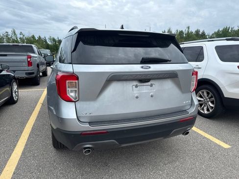 Used 2024 Ford Explorer XLT w/ Equipment Group 202A AWD/4WD image 10