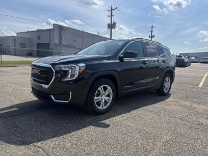 Used 2024 GMC Terrain SLE w/ Driver Convenience Package