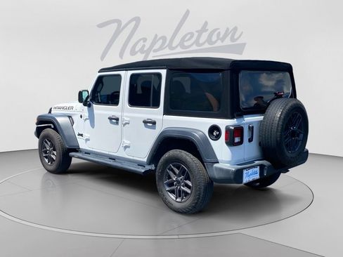 Used 2024 Jeep Wrangler Unlimited Sport AWD/4WD image 3