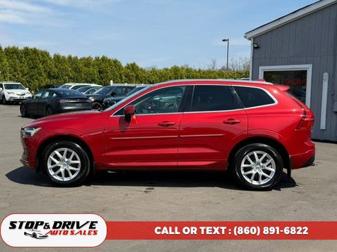 Used 2018 Volvo XC60 T5 Momentum w/ Advanced Package image 2