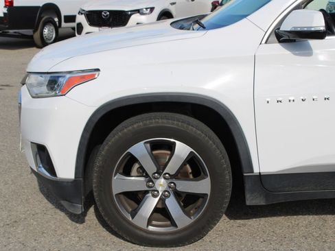 Used 2018 Chevrolet Traverse LT FWD image 7