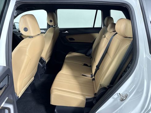 Used 2024 Volkswagen Tiguan SE image 24