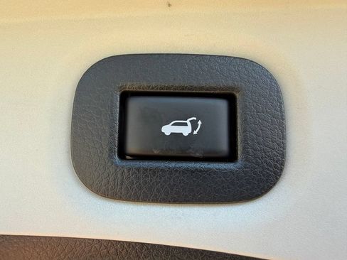 Used 2019 Nissan Rogue SV w/ Premium Package AWD/4WD image 35