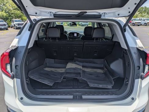Certified 2024 GMC Terrain AT4 w/ Infotainment Package II AWD/4WD image 33