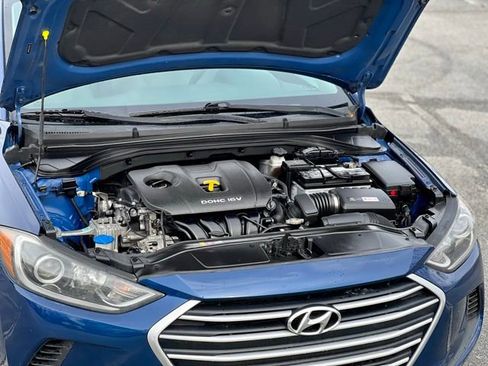 Used 2017 Hyundai Elantra SE image 44