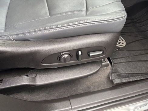 Used 2019 Buick Enclave Essence image 40