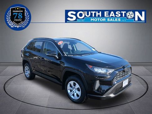 Used 2019 Toyota RAV4 LE image 2