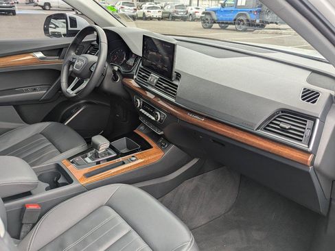 Used 2023 Audi Q5 2.0T Premium w/ Convenience Package AWD/4WD image 38