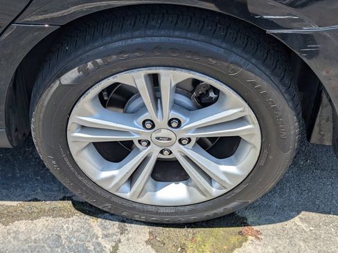 Used 2019 Ford Taurus SEL w/ Equipment Group 201A FWD image 11