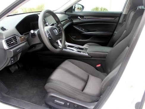 Used 2019 Honda Accord EX image 9