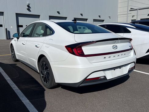 Used 2021 Hyundai Sonata Blue FWD image 2