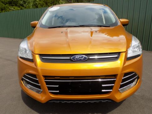 Used 2016 Ford Escape SE image 2