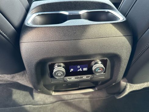 Used 2025 Buick Enclave Sport Touring image 14