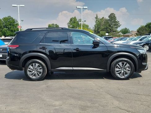 Certified 2024 Nissan Pathfinder SV AWD/4WD image 2