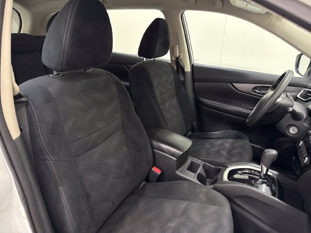 Used 2016 Nissan Rogue S AWD/4WD image 21