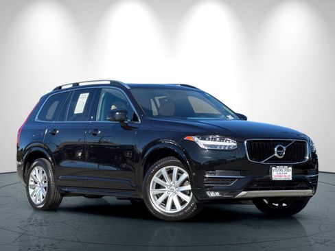Used 2018 Volvo XC90 T6 Momentum w/ Convenience Package image 2