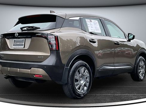 Used 2025 Nissan Kicks S image 6