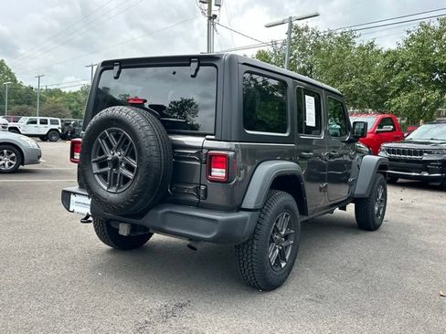 Used 2024 Jeep Wrangler Unlimited Sport AWD/4WD image 17