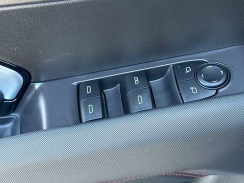 Used 2024 Chevrolet Colorado Z71 w/ Z71 Convenience Package 2 image 12