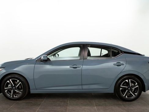 Used 2025 Nissan Sentra SV image 5