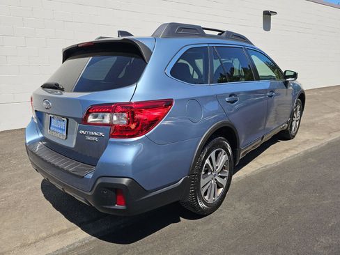 Used 2018 Subaru Outback 3.6R Limited w/ 50th Anniversary Edition AWD/4WD image 7