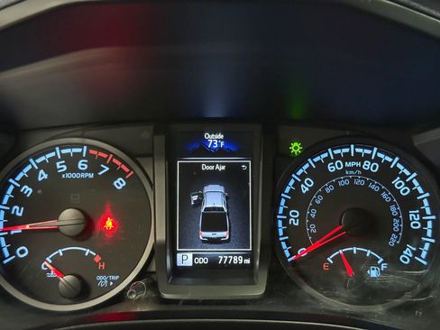 Used 2021 Toyota Tacoma SR AWD/4WD image 18