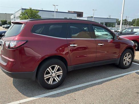Used 2017 Chevrolet Traverse LT AWD/4WD image 8