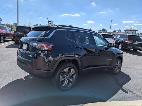 Used 2022 Jeep Compass Latitude w/ Sun and Sound Group image 5