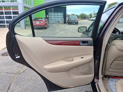 Used 2004 Lexus ES 330 w/ Premium Pkg FWD image 14