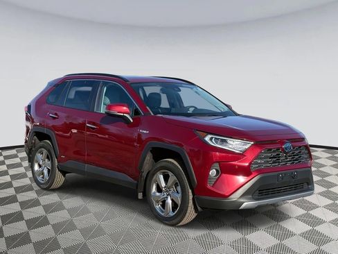 Used 2020 Toyota RAV4 Limited image 1