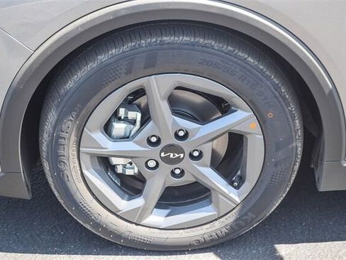 New 2025 Kia K4 LXS image 9