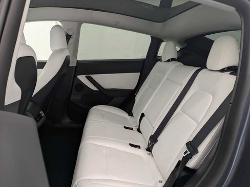 Used 2022 Tesla Model Y Performance AWD/4WD image 19