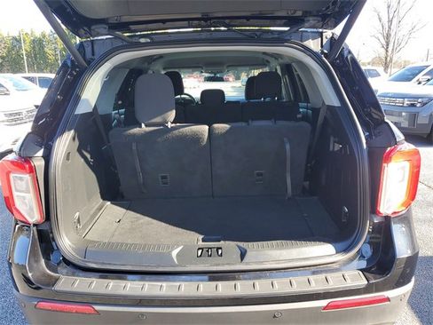 Used 2023 Ford Explorer XLT image 9