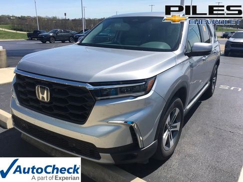 Used 2025 Honda Pilot EX-L image 1