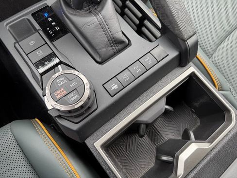 Used 2024 Toyota Tacoma Trailhunter image 20