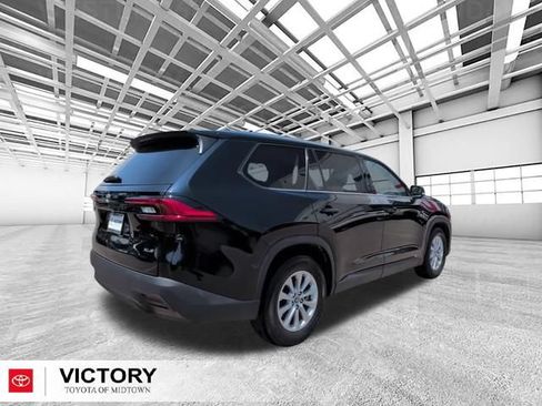 Used 2024 Toyota Grand Highlander AWD image 3