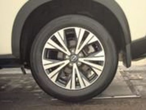 Used 2023 Nissan Rogue SV image 11