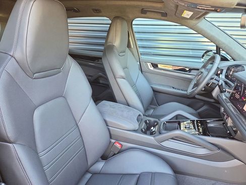 New 2026 Porsche Cayenne GTS image 19