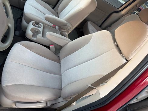 Used 2012 Kia Sedona LX image 15