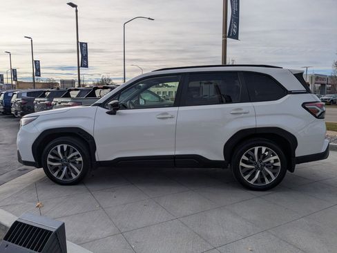 Used 2025 Subaru Forester Touring image 9