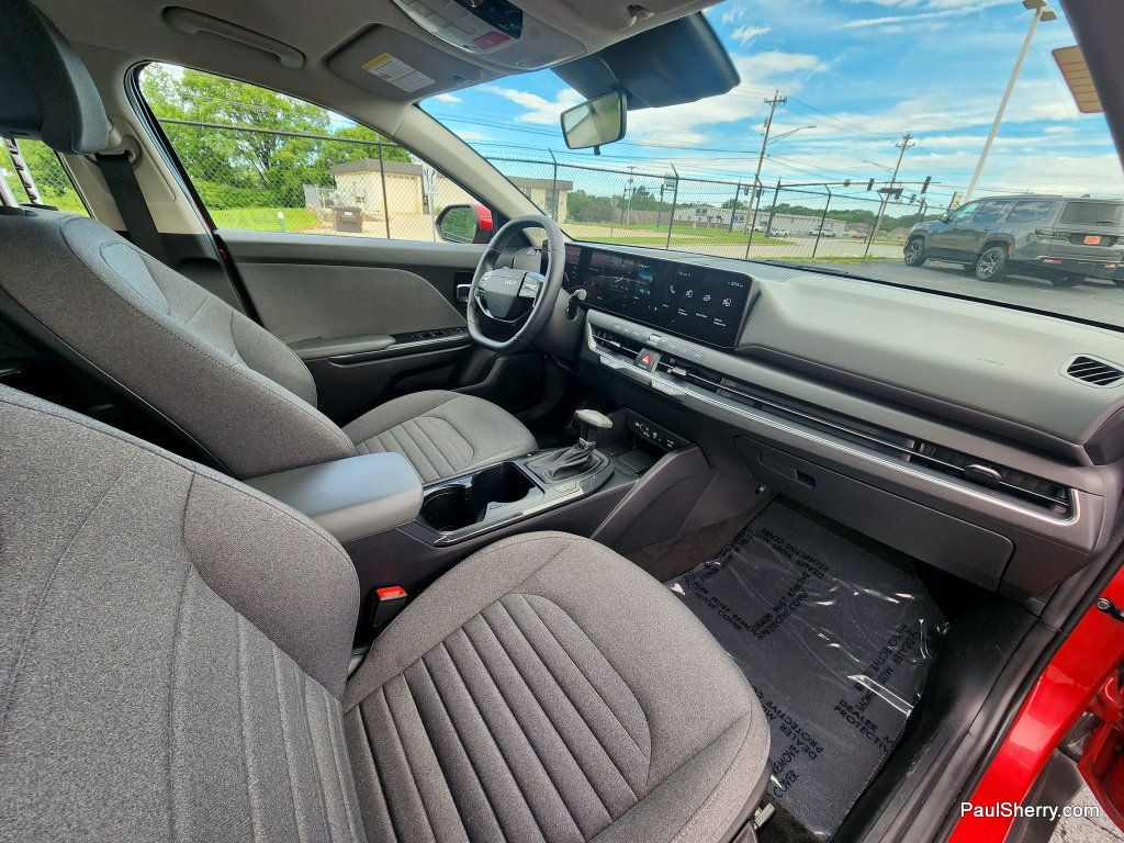 Used 2025 Kia K4 EX FWD image 44