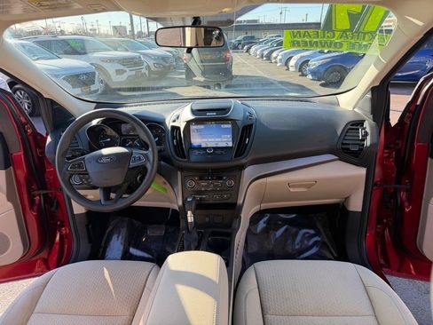 Used 2017 Ford Escape SE w/ Equipment Group 201A FWD image 17