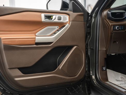 Certified 2022 Ford Explorer King Ranch w/ Premium Technology Package AWD/4WD image 47