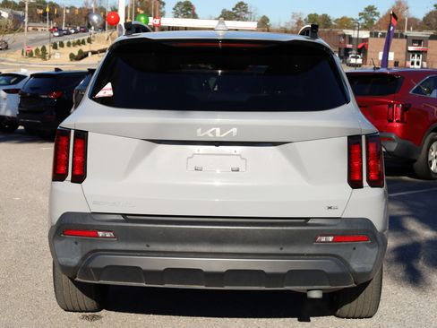 Used 2023 Kia Sorento X-Line EX image 4