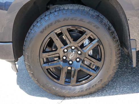 Used 2023 Chevrolet Silverado 1500 Custom w/ LPO, Dark Essentials Package AWD/4WD image 15